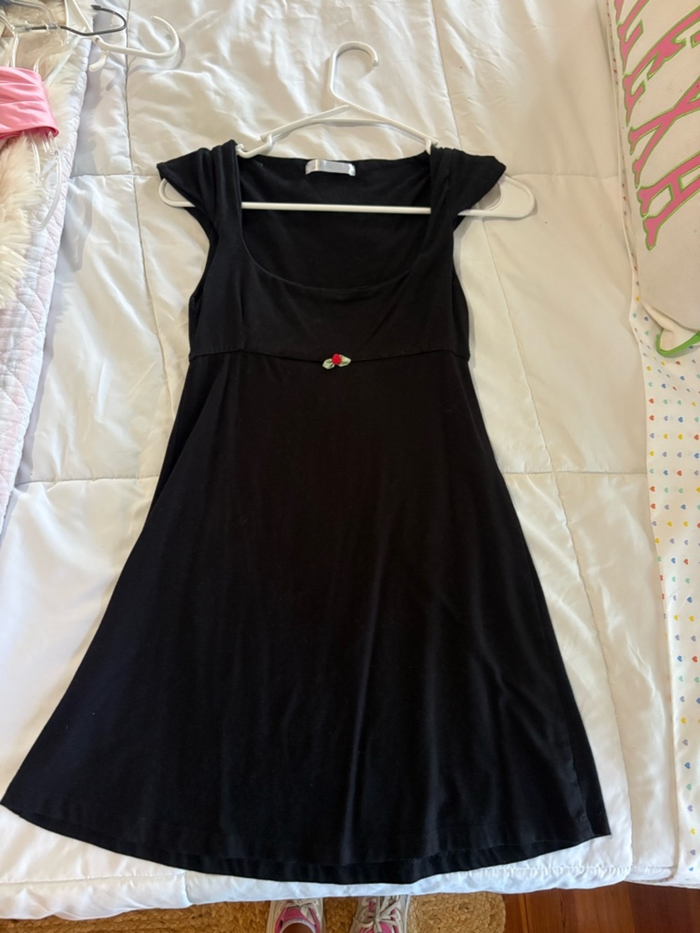 Black Cap-Sleeve A-Line Dress - from kitteny